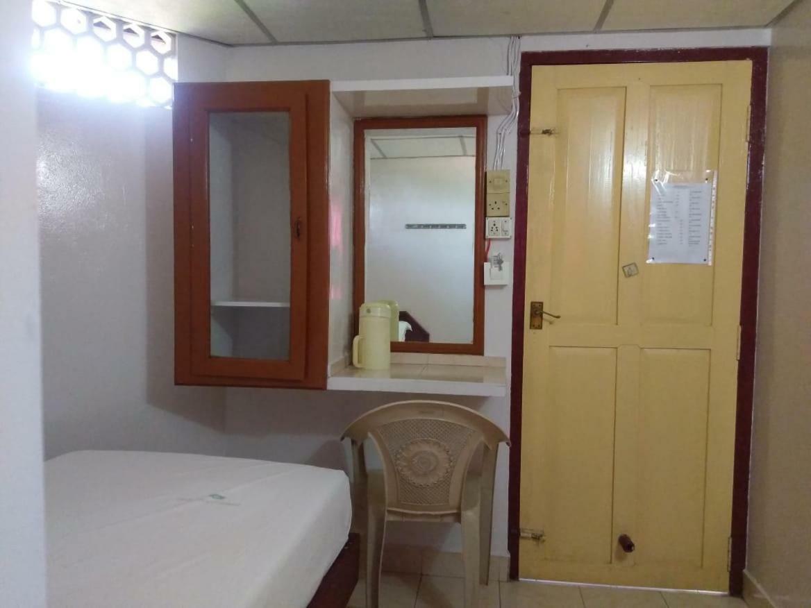 Anandan Tourist Home Варкала Экстерьер фото