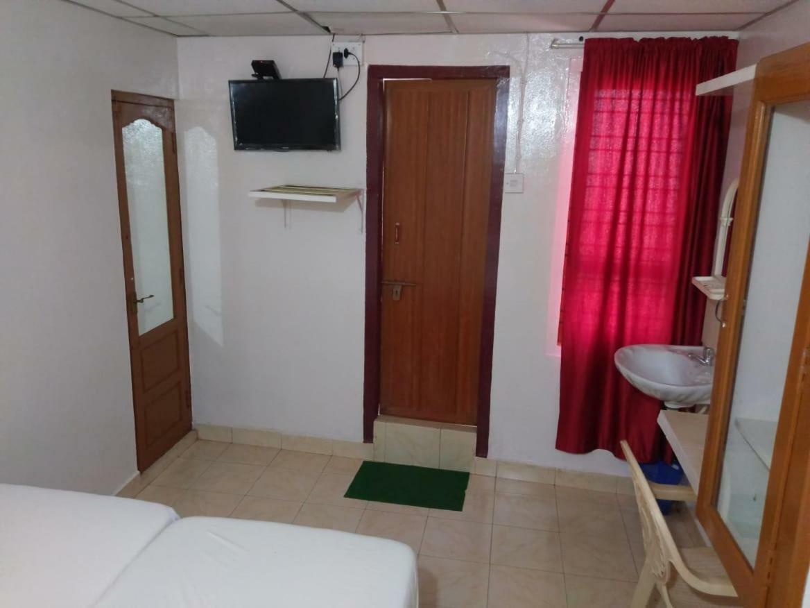 Anandan Tourist Home Варкала Экстерьер фото